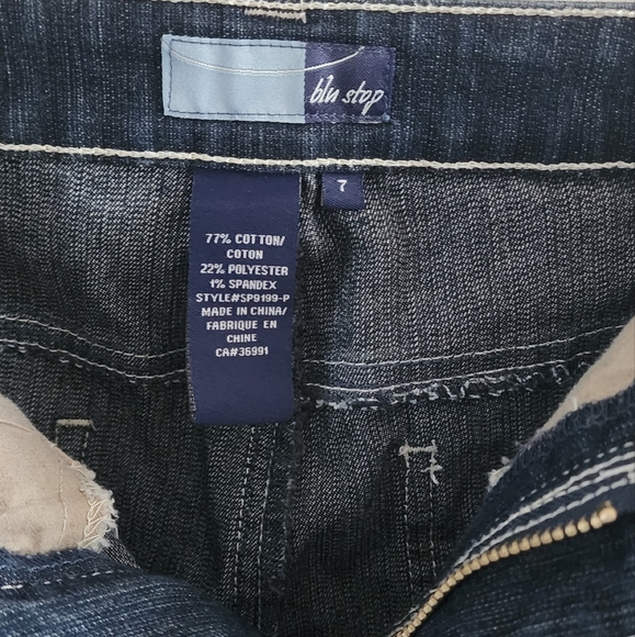 Blue stop, mid-rise blue straight legs jeans, size 8 - Picture 7 of 7